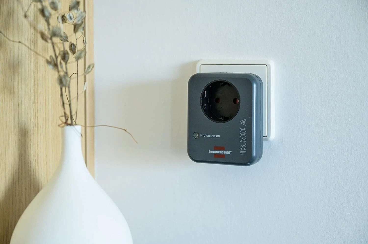 4 stück Brennenstuhl Überspannungsschutz Steckdosenadapter 13.500A Blitzschutz